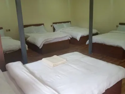 Sandy Beach Resort, Sukute