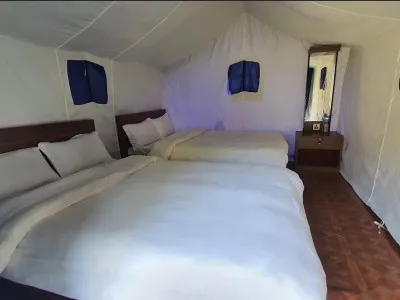 Sandy Beach Resort, Sukute